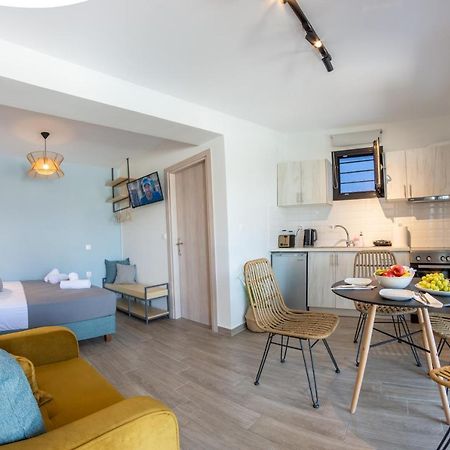 Anelia'S And Lydia'S Design Apartments Swimming Pool Nikiana Esterno foto