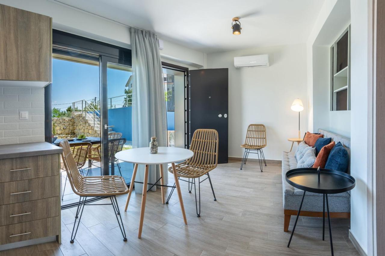 Anelia'S And Lydia'S Design Apartments Swimming Pool Nikiana Esterno foto
